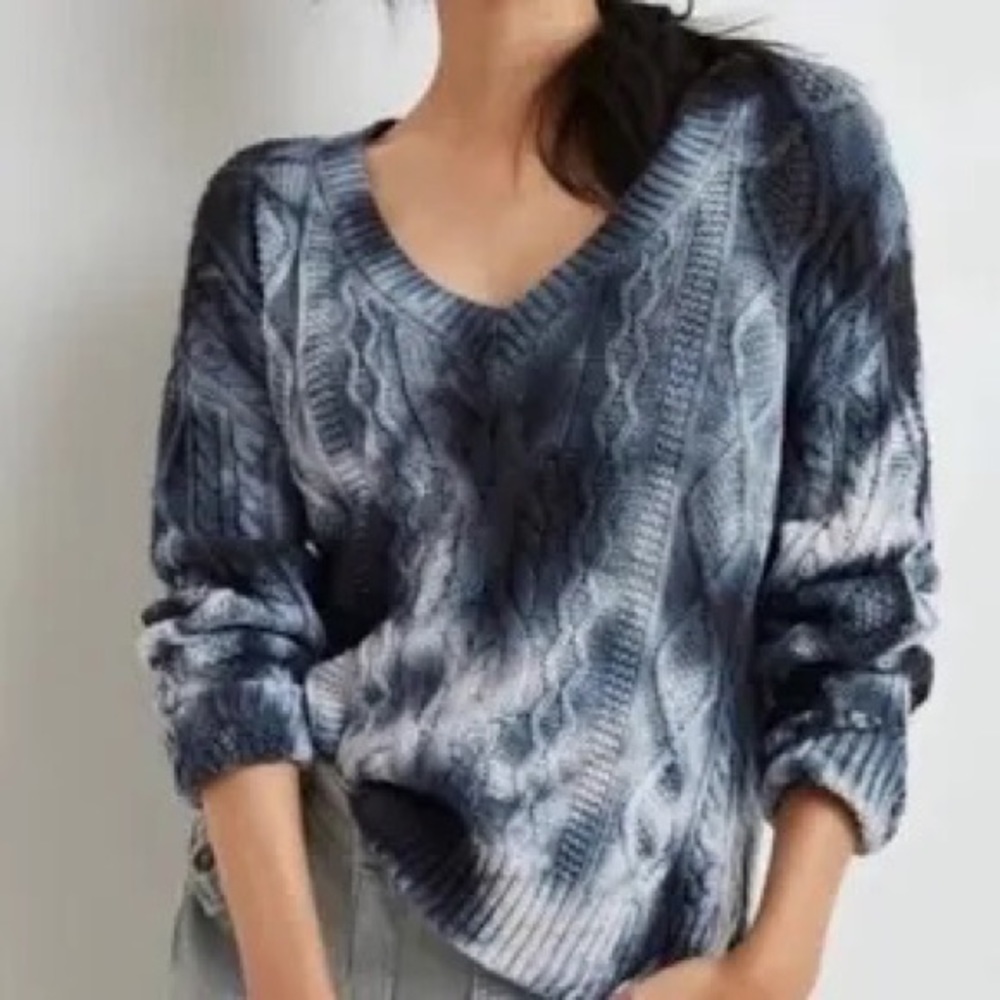 Anthropologie Pilcro Joni blue/grey tie dye cable knit v-neck sweater